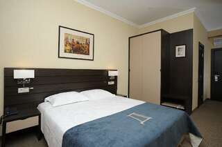 Гостиница Art Hotel 4 Пермь Номер стандарт с 1 двуспальной кроватью-3